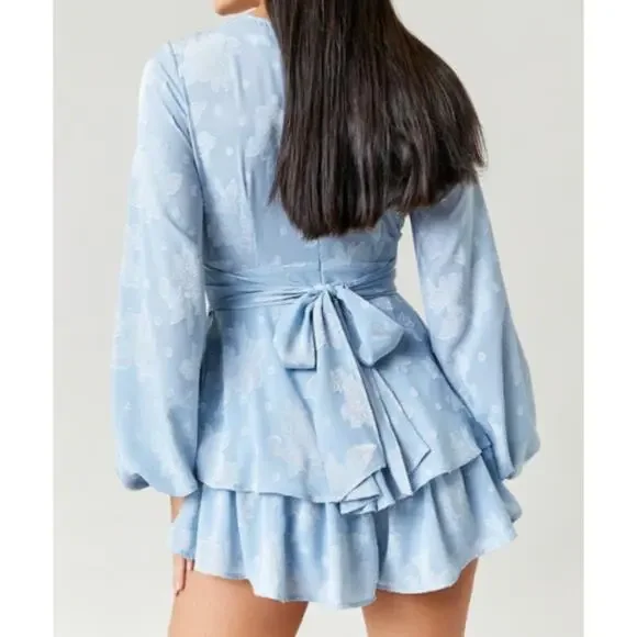 Mi Ami by Francesca’s Brandie Floral Jacquard Romper Light Blue S - Picture 4 of 11